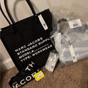Marc Jacobs Black Packaging